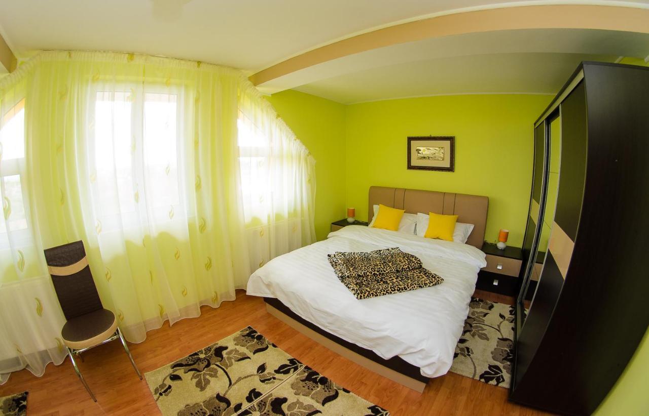 Casa Liana Hotel Oradea Ngoại thất bức ảnh