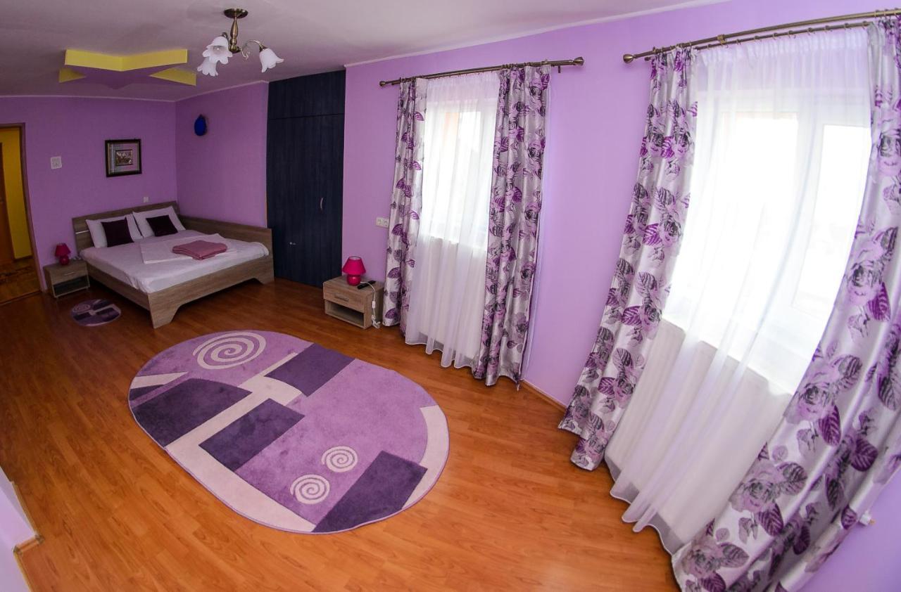 Casa Liana Hotel Oradea Ngoại thất bức ảnh