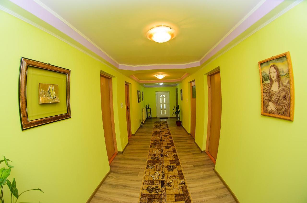 Casa Liana Hotel Oradea Ngoại thất bức ảnh